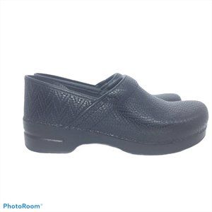 DANSKO 8/42 Clog Black Woven Leather